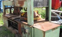 Trennjaeger - Model PMC 12 Cold Saw
Comes with Feed Table
Includes all Trennjaeger items shown in pictures
Note: the Trennjaeger needs a new hydraulic line.
Please review all pictures carefully prior to purchasing, and contact with any questions.
The