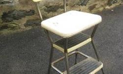 Here's a Cosco step stool with white/cream color vinyl and chrome metal finish. Its in good sturdy condition. There is a tear to the vinyl seat, but still functions well. Measures 32 " high.
Cash/PayPal accepted. Curbside delivery available in NYC metro