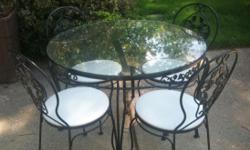VINTAGE PATIO SET - Table & 4 Chairs
Beautiful Vintage J.B.VanSciver Patio set from late 60's. The set has clean lines, so it would work with many styles of decor. Original glass top round table. Painted Black metal frame (quite heavy) and 4 chairs with