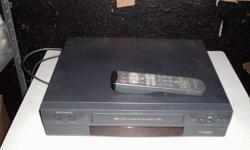 VINTAGE REALISTIC TAPE DECK SCT-80 CAT# 14-631
CONDITION: USED WORKED THE LAST TIME USED
SIZE" 19" X 16" X6"