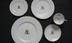 Selling my vintage Syracuse China fine porcelain ?Viking? pattern dishes. Center has a Viking ship in a beautiful green color and edges are trimmed in gold. This pattern was produced 1950?1966. Total of 37 pieces as noted below.
6 ? 5 piece place settings