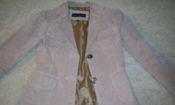 LIKE BRAND NEW hardly ever worn genuine SUEDE jacket. see photos!!!
Size s
Color...tan / light beige
Lined
Dry clean only
$40.00
PLEASE write Jan for more info & pick up driving directions