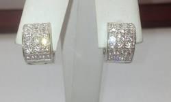 Georgous brand new 14 k CZ huggie earrings. About 5.6 g of solid white gold!
This ad was posted with the eBay Classifieds mobile app.