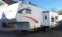 **FALL SPECIAL ON ALL CARS, TRUCKS, CAMPERS AND WELLS CARGO TRAILERS!!** Prices on all vehicles in stock have been discounted to move quickly! Stop in today for a chance to win a free oil change and detail service!
Here is a super clean 27ft fifth wheel.