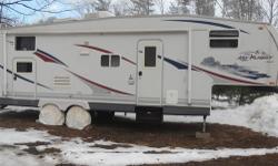 2007 Jayco Jay Flight 5th Wheel Bunk House.Sleeps 9. One slide out in Living Room/Dining Room. Queen Bed in Master bedroom. Pull out sofa,table turns to double bed, bunk beds has double bunk and single bunk. Bathroom has full tube and shower. Full Kitchen