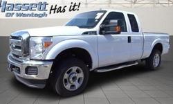 Look at this 2015 Ford Super Duty F-250 SRW XLT. It has an Automatic transmission and a Regular Unleaded V-8 6.2 L/379 engine. This Super Duty F-250 SRW has the following options: Manual Extendable Trailer Style Mirrors, Black Door Handles, 4-Way