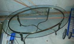 Sturdy and well made metal coffee table with glass top. Looks great!