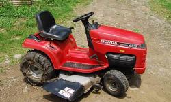 Heres a Honda 4514 Hydrostatic riding mower..its in excellent condition and works/runs perfectly..this has a 14hp liquid-cooled engine and 42"deck..this mower has been extremely well maintained,not even a tear in the seat!.this also comes with a whole box