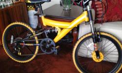 Kent Super 20 kids BMX Bike in Perfect Condition, But the only thing that may need to be fixed is the left side pedal since its broken in half but good news is that it can always get repaired, However the bike does ride around the city perfectly.
If any