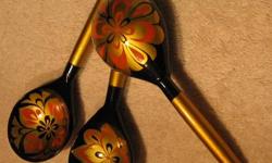 Russian golden Khokhloma wooden spoons, were bought in Russia 25 YEARS AGO! NEVER BEEN USED!:
Set of 3 large spoons- $10
Set of 6 large spoons- $12
Set of 3 small spoons- $5
Penals, wood safe for pens and pencils- $4 each.