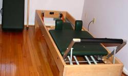 The Basic Classic Reformer is THE equipment developed to by Joseph Pilates. It is the most popular Pilates apparatus and a great piece of equipment to transform your body whether you want to improve your core, strengthen and elongate muscles,
improve