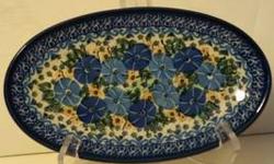 approx. 5" x 5"
hand painted
gently used
oven, microwave, dishwasher safe
crack & chip resistant
lead & cadmium free
dark blue
spoon handle & rim are dark blue