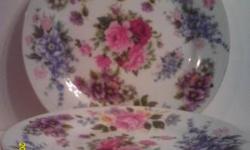 Godinger China Royal Cotswolds In The English Tradition, Pansy Pattern, Floral with gold trim.
roses and pansies with daisies in pinks, purples, blues and reds on a white background. Trimmed in gold.
No original packaging
No chips, cracks or crazing