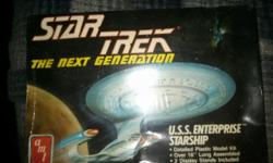 Star Trek The Next Generation U.S.S. Enterprise Starship Detailed Plastic Model Kit.
Over 18" long assembled.
2 display stands included
Authentic decals.
Shrink wrapped in box. Box is a bit dented and wrinkled but sealed.
Questions welcome.
I have other