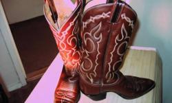 An Item That Has Been Used Or Worn Previously.
Tony Lama Pre-owned Western Boots For ONLY $100.00. Beautiful Pre-owned Cowboy / Cowgirl Boots In Excellent Condition, No Smells, No Tears, And No Rips. Just A Few Scrapes On The Tips Of The Toes And 1 Or 2