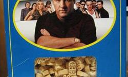 TONY'S MACARONI 16 oz BOX of TONY SOPRANOS MACARONI PASTA HBO
Sealed 16 ounce box of The Sopranos "Tony's Macaroni" pasta from the hit HBO show
Tony's Macaroni was produced as a promotional item by HBO in 2000 when the Sopranos first aired
The Sopranos