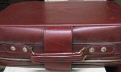 VINTAGE LUGGAGE SUITCASES 1960s 1970s 1980s Mid Century
All Luggage Suitcases were purchased NEW by their original owner
All Luggage Suitcases are USED and in EXCELLENT CONDITION (see photos)
All Luggage Suitcases show the signs of normal care and usage